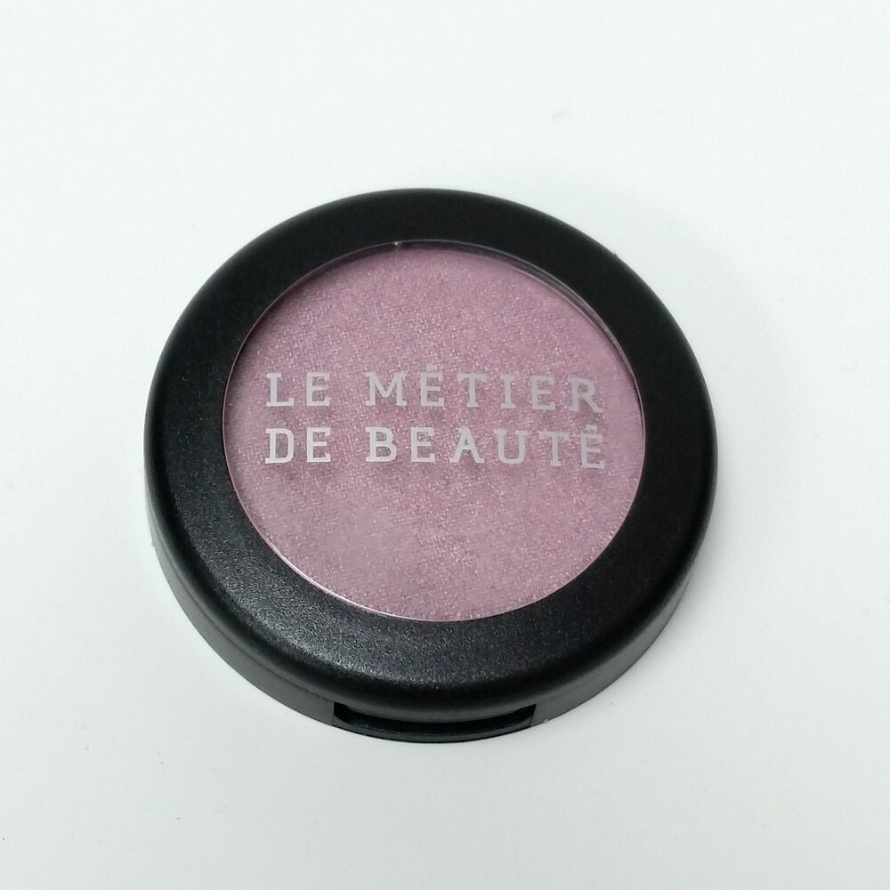 Le Metier de Beaute Face Highlighter Epic Shade Color Light Pink / Purple Makeup